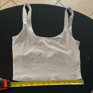 Vuori daily tank built in bra size Small